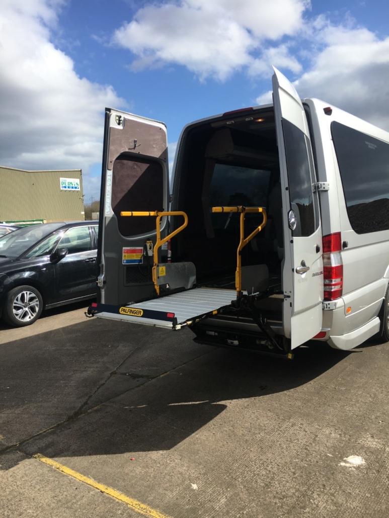 Dunfermline coach hire, Minibus hire, Dunfermline, Fife Merlin Travel